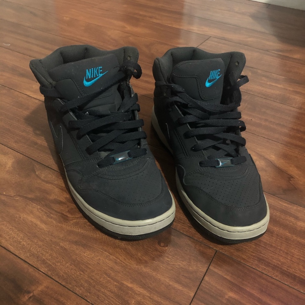 Grey Nike sneakers 9.5